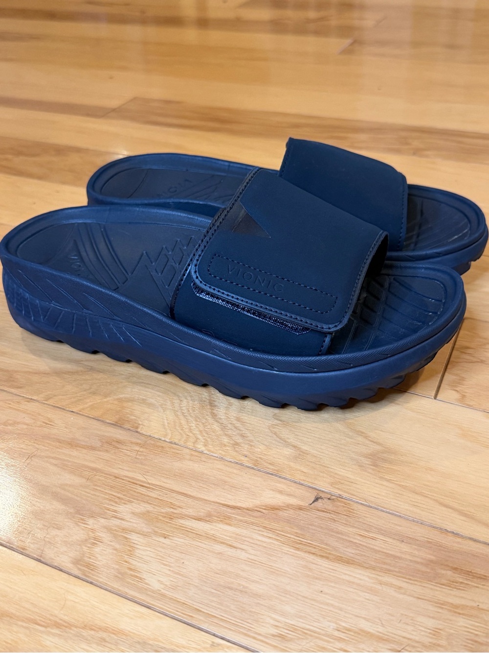 Vionic Rejuvenate Black Recovery Slide Sandals Sz 10 / Men 8.5